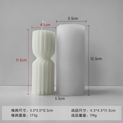 A cylindrical mold