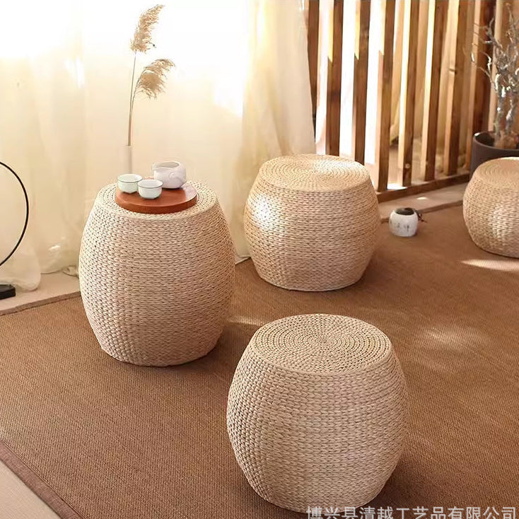 كرسي من القش 