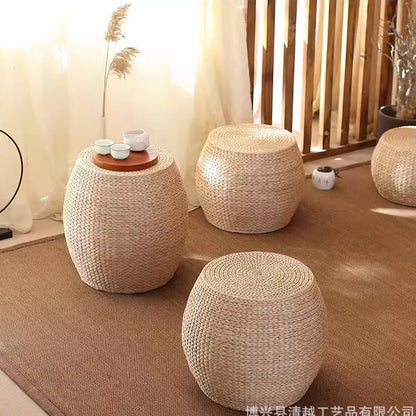 كرسي من القش 