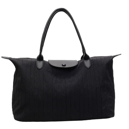 A shoulder bag handbag