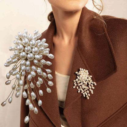 A Autumn and winter temperament elegant hand-woven gypsy pearl fringed brooch pin jacket suit corsage women's accessories - Mixbatch