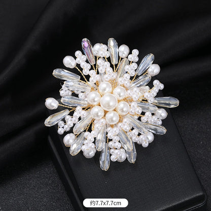 A elegant temperament luxury imitation pearl brooch women's fashion versatile snowflake pin high-end atmospheric corsage coat accessories - Mixbatch