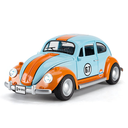A 1:18 Alloy Metal Car Model Ornament