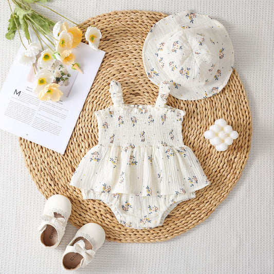 A baby summer Romper sweet floral suspender baby girl sleeveless fart coat cute triangle climbing suit free hat
