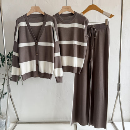A knitted long-sleeved three-piece set