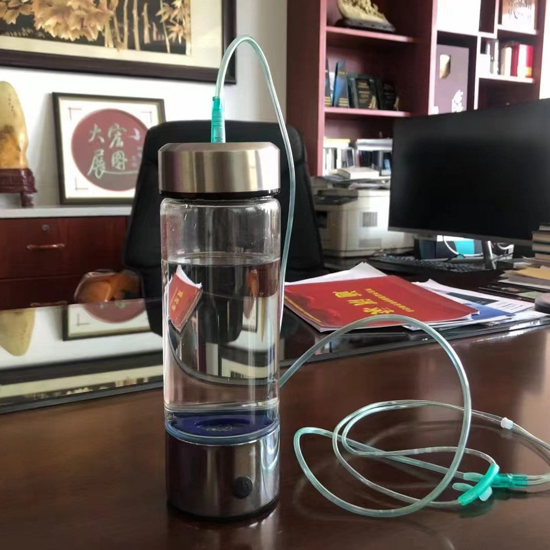 A Hydrogen-rich water cup Hydrogen and oxygen separation SPE ion membrane hydrogen cup Basic hydrogen-rich health cup