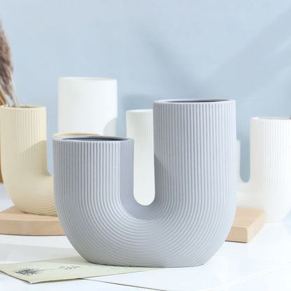 A U-shaped ceramic vase-new