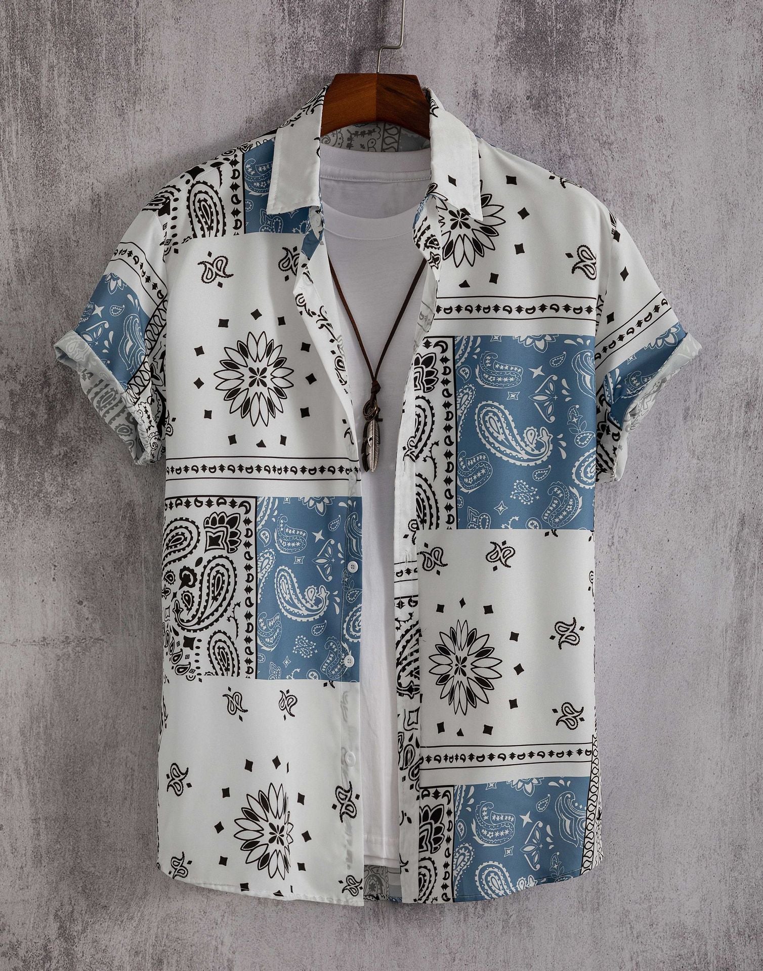 A Men's Fashion Casual Fit Paisley Style Short Sleeve Shirt Non-Positioning - Mixbatch