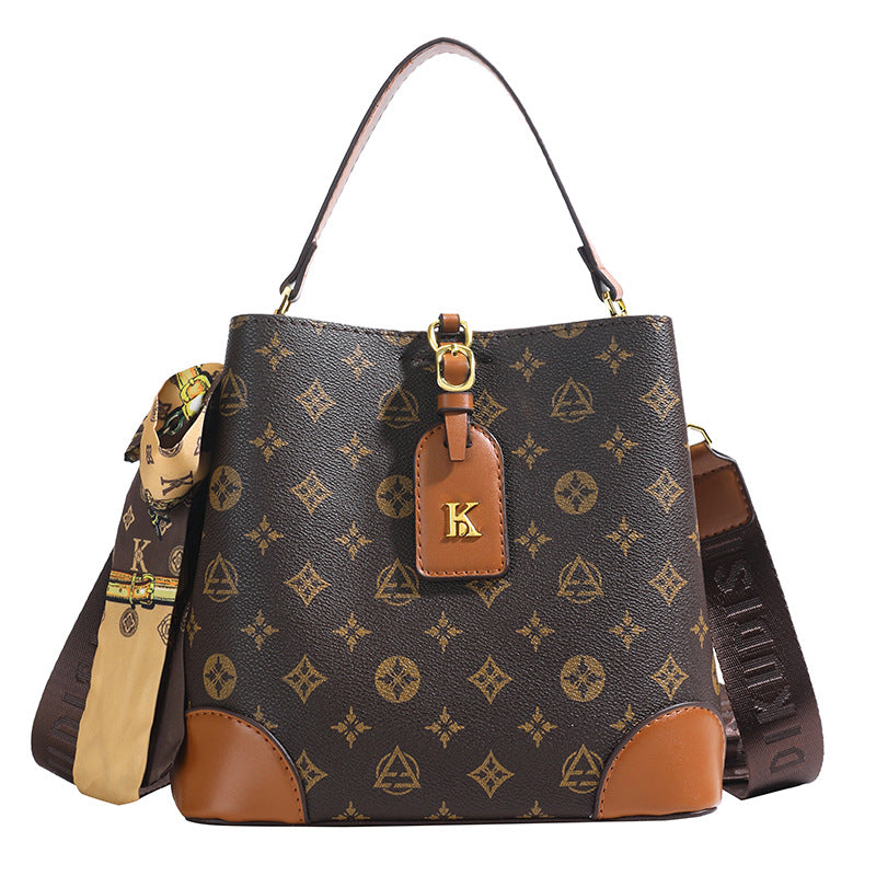 A new printed shoulder oblique span bag trendy fashion versatile handbag bag