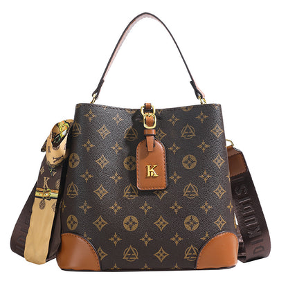 A new printed shoulder oblique span bag trendy fashion versatile handbag bag