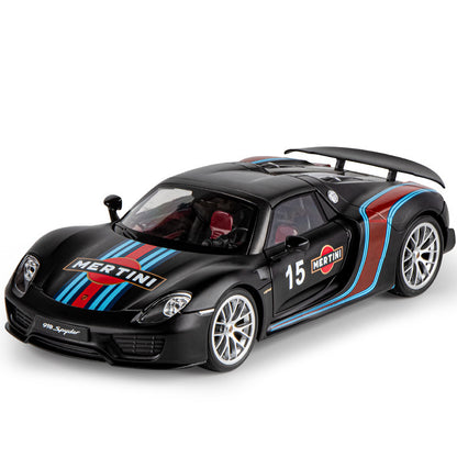 A 1:18 Alloy Metal Car Model Ornament