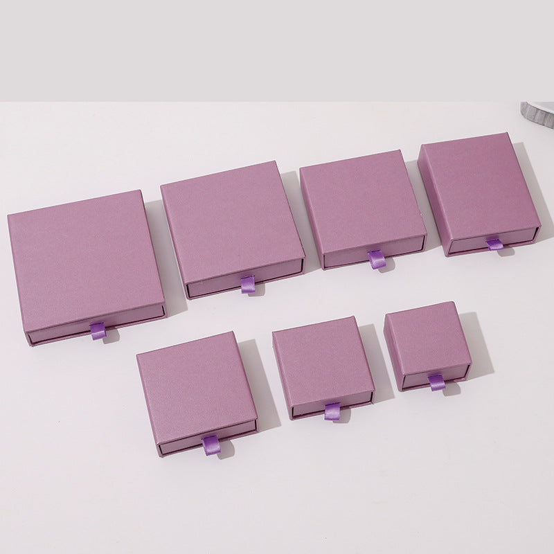 A Customized LOGO jewelry box