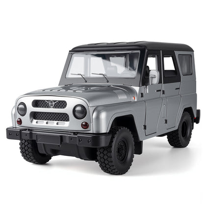 A 1:18 Alloy Metal Car Model Ornament
