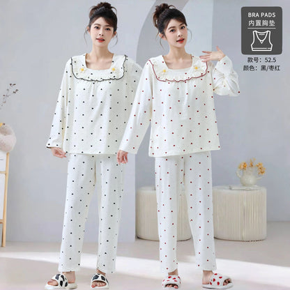 A long-sleeved trousers pajama set