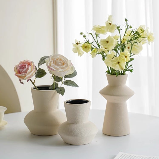 A ins Cream Wind Tulip Ceramic Vase Ornament Living Room Arrangement Dried Flowers Flowers White Porcelain Retro Lighthouse ins Wind