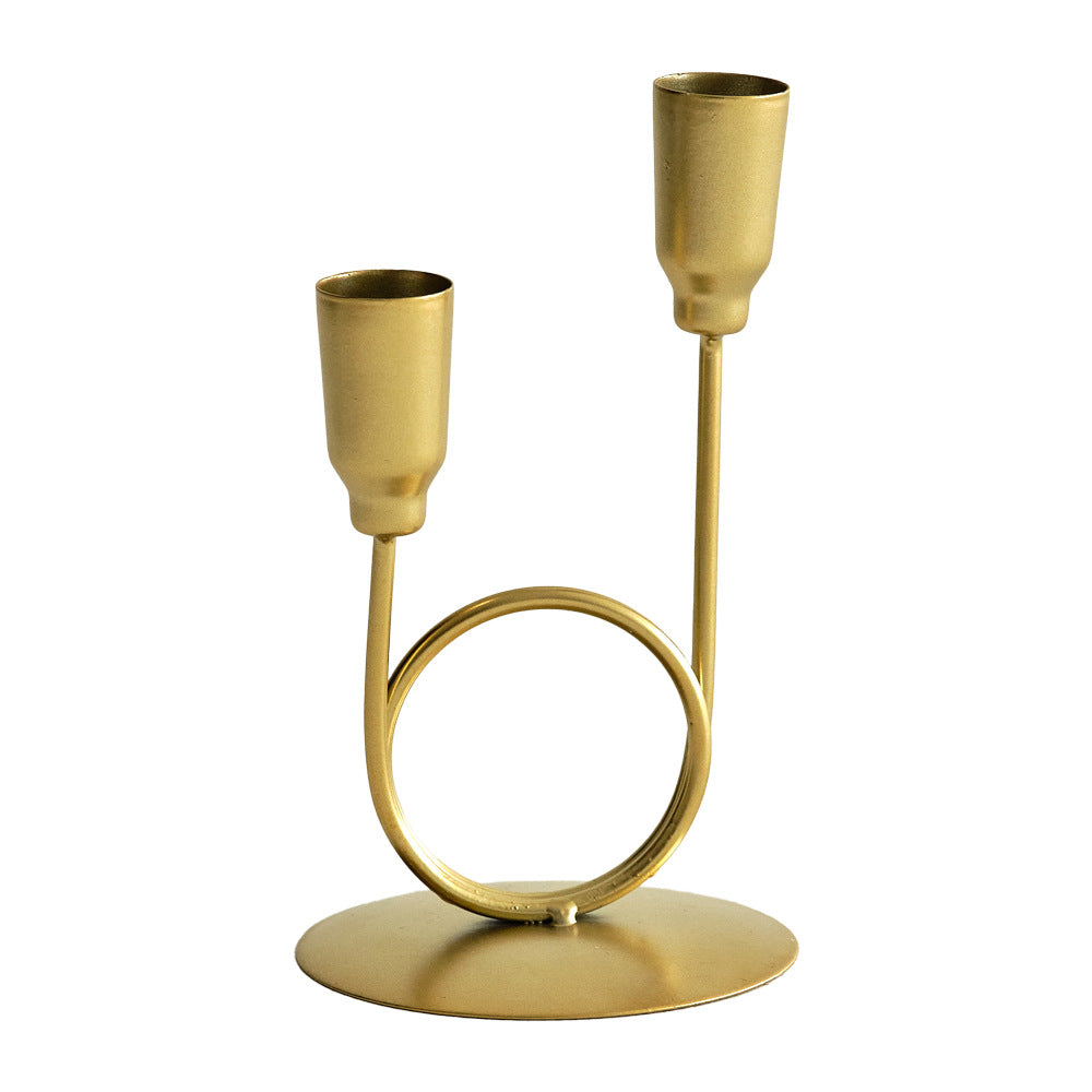 A new wrought iron U-shaped double-ended metal candle holder, dining table, candle ware, Nordic simple light luxury decorative ornament