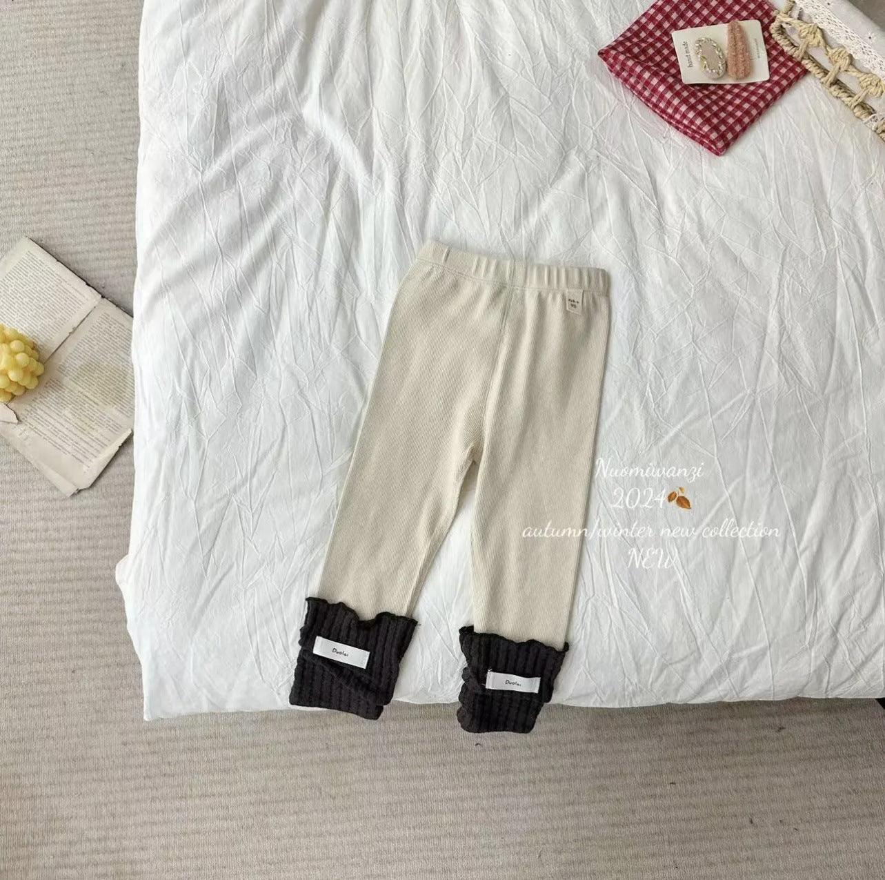 A Children's warm leggings