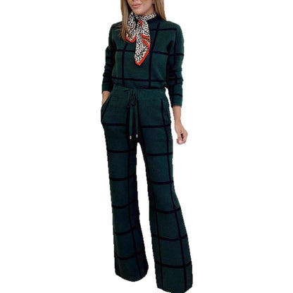 A lady's long-sleeved trousers suit