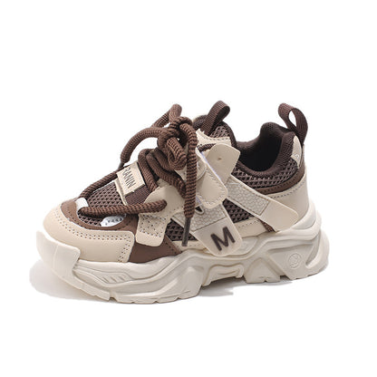 A children's sports shoes