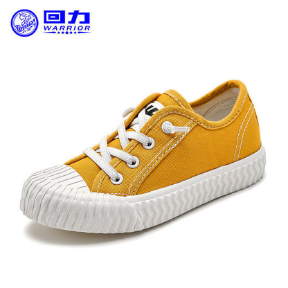A children's and adolescents' canvas shoes