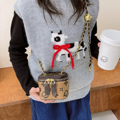 A little girl change handbag