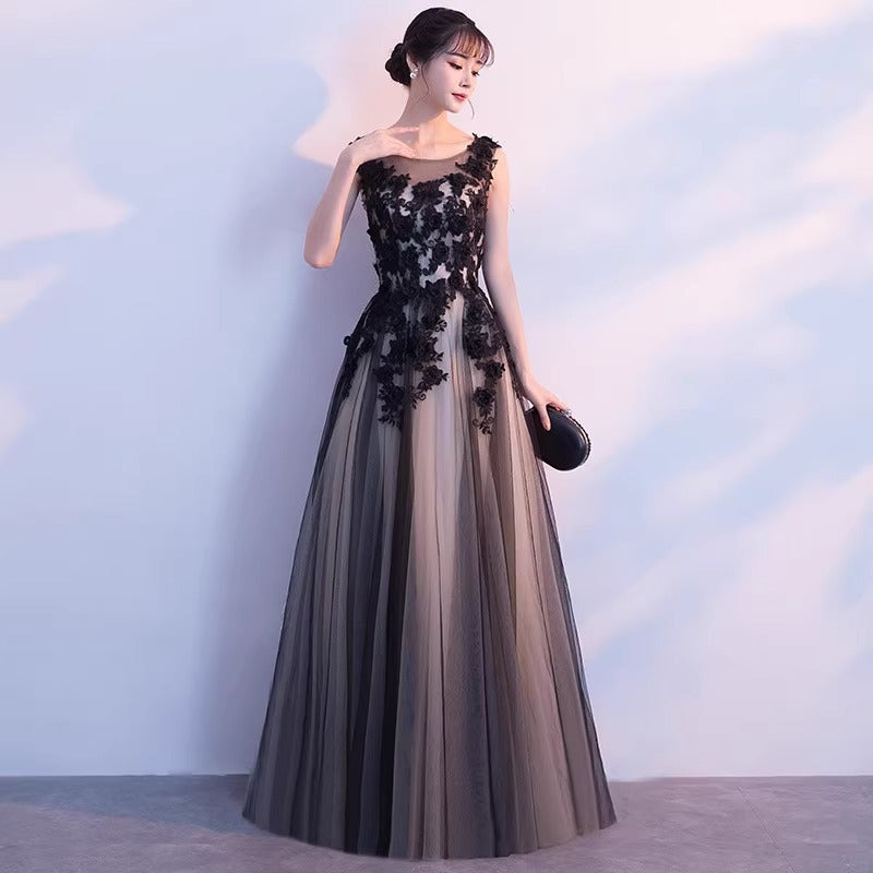 A black burgundy banquet evening dress long dignified elegant party dress