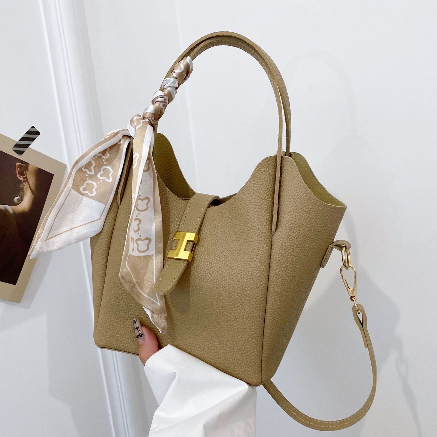 A simple soft PU hand carrying bucket bag woman - Mixbatch
