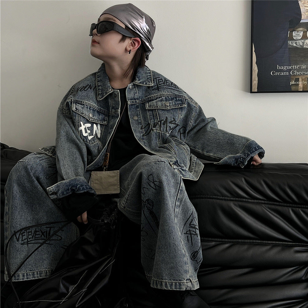 A Children's and teenagers' suit