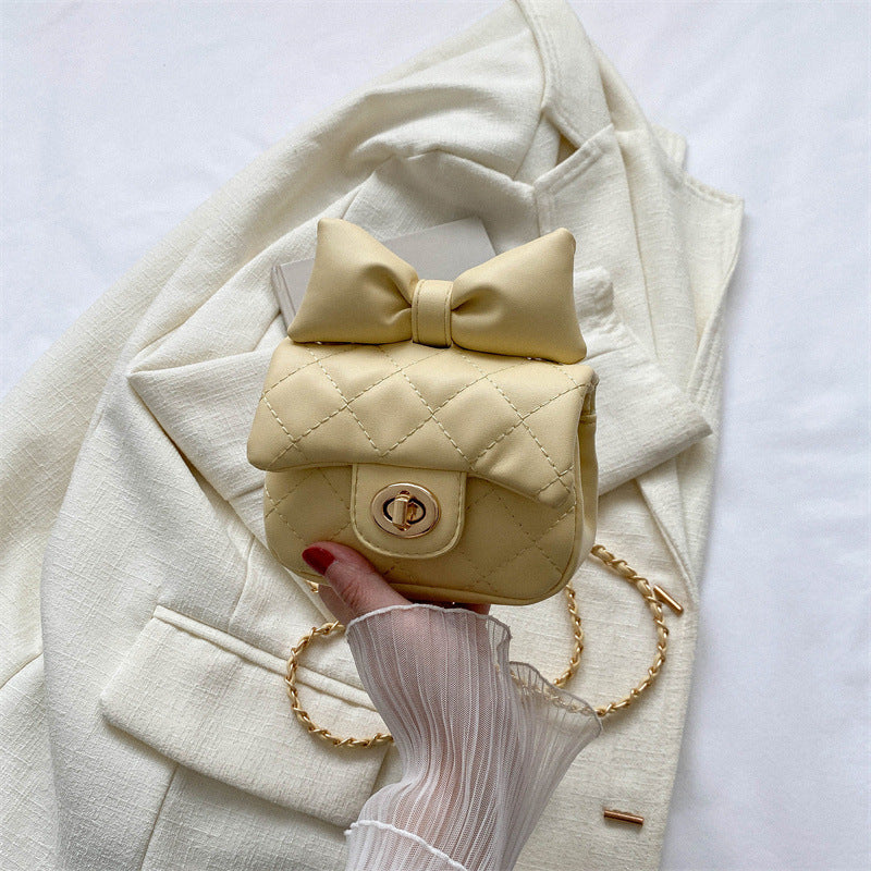 A  girl chain messenger bag - Mixbatch