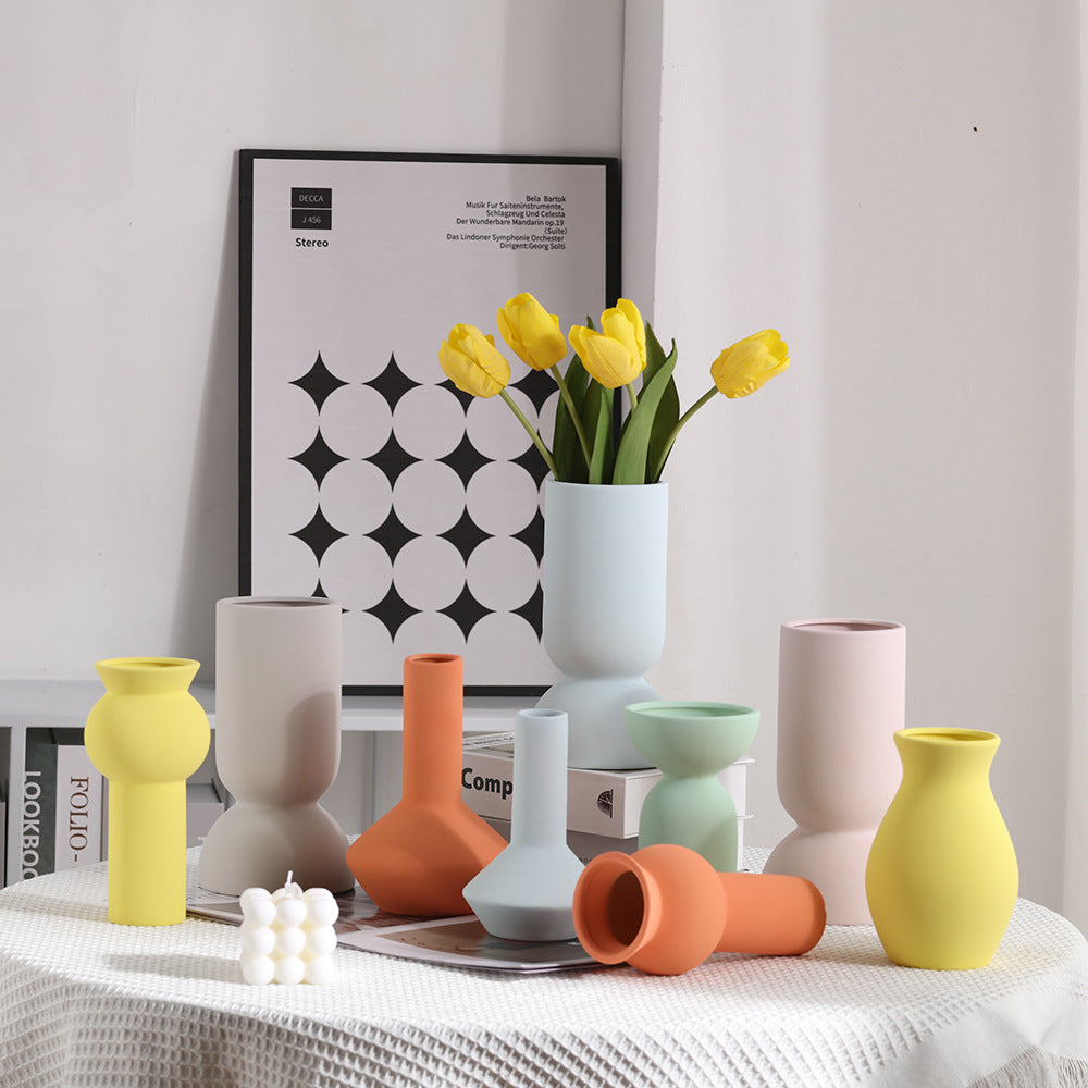 A ceramic vase decorative ornament