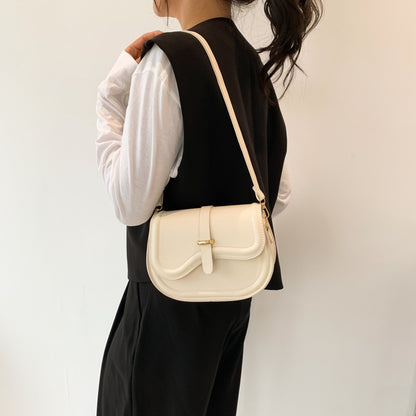 A spring new fashionable and foreign shoulder messenger bag Korean version simple small square bag women