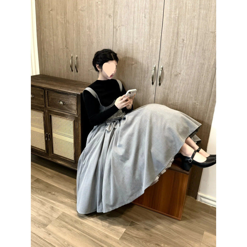 A jacket strap skirt set