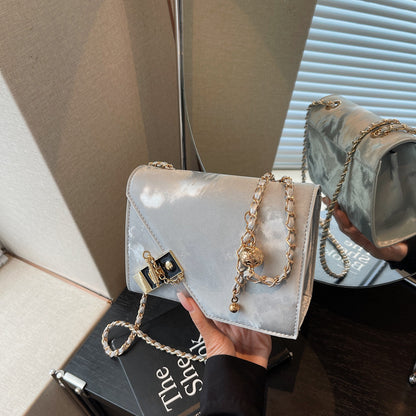A shoulder bag messenger bag