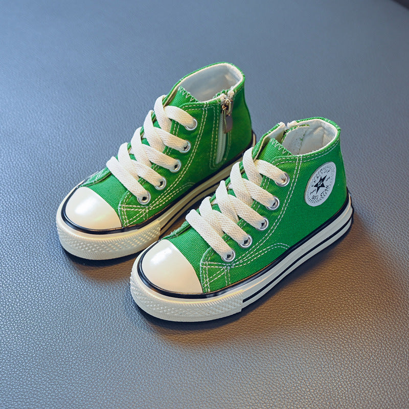 A children's canvas shoes