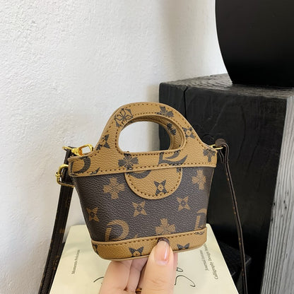 A little girl change handbag