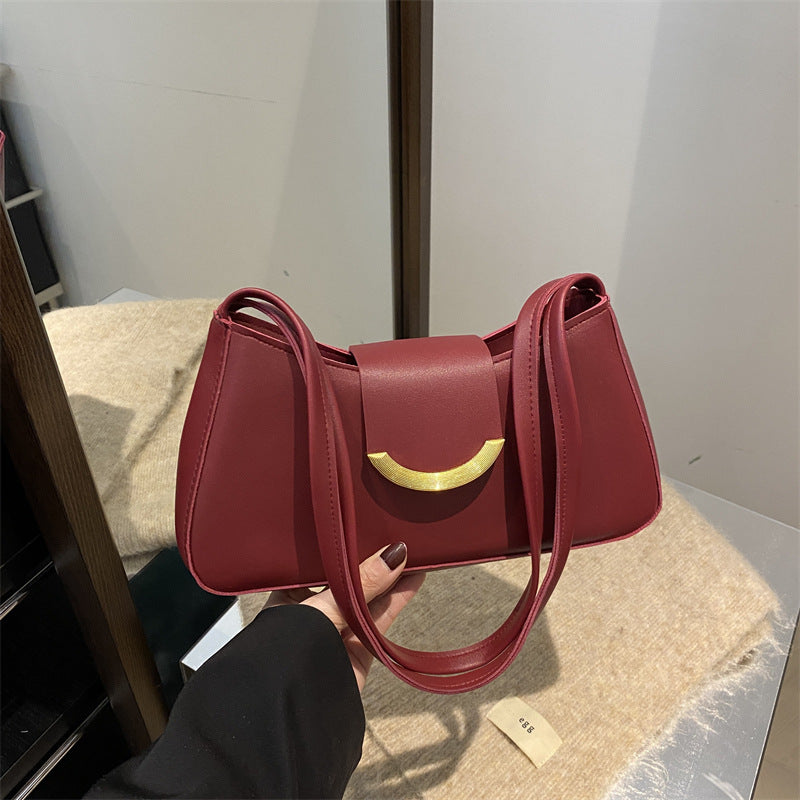 A new high-end fashion versatile women's spring and summer niche design shoulder armpit bag
