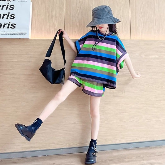 A girls' suit summer new middle-aged and older children's rainbow stripes loose short-sleeved top sports shorts suit trendy