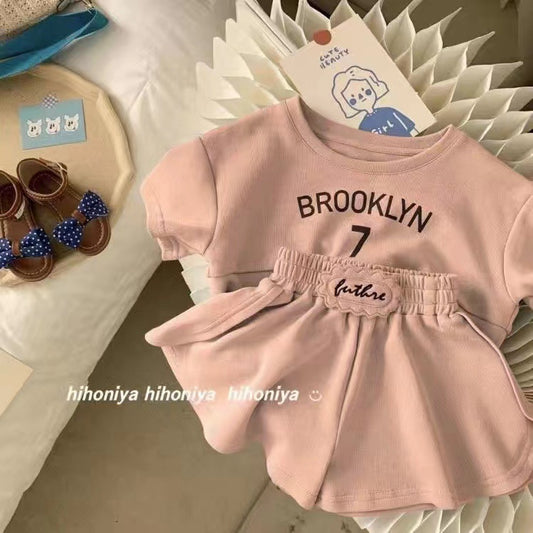 A new baby girl Korean version fashionable foreign style pure cotton short-sleeved T-shirt shorts two-piece set