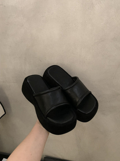 A platform slippers women summer sandals