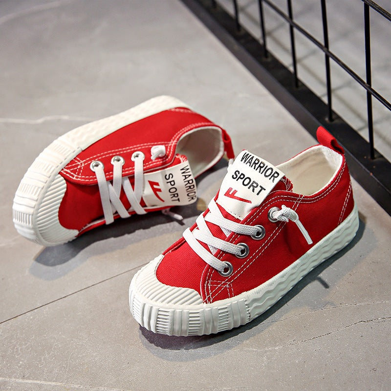 A children's and adolescents' canvas shoes