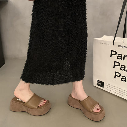 A platform slippers women summer sandals