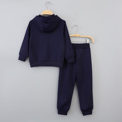 A children's long-sleeved trousers set