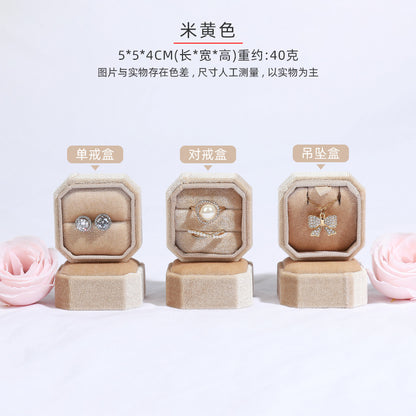 A Velvet stud earrings pendant box