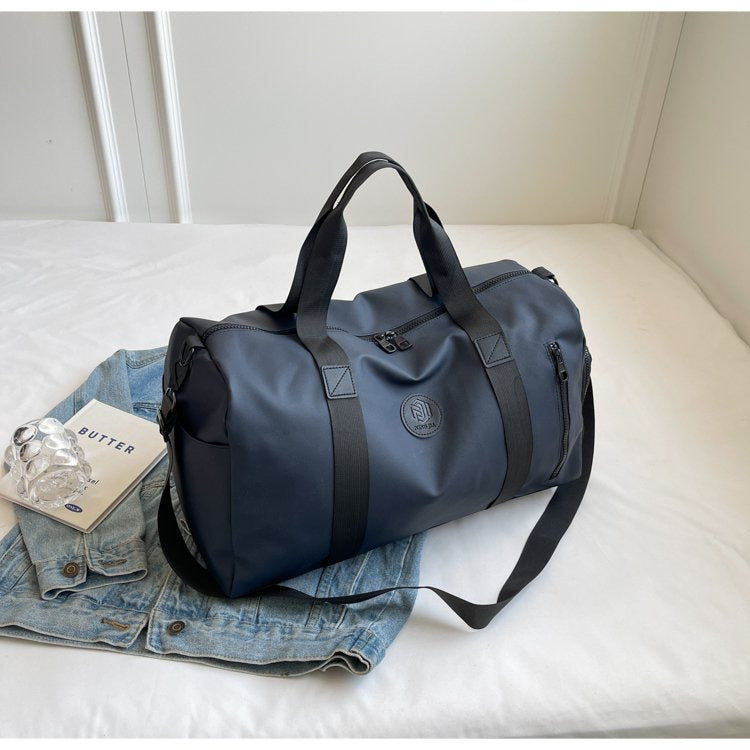A large capacity handbag