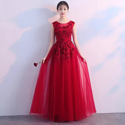A black burgundy banquet evening dress long dignified elegant party dress
