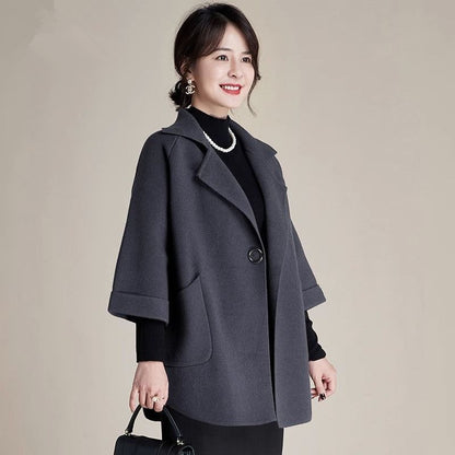 A lady's autumn and winter coat