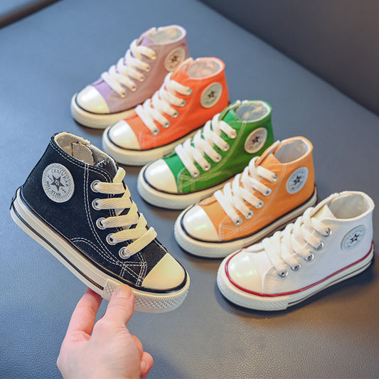 A children's canvas shoes