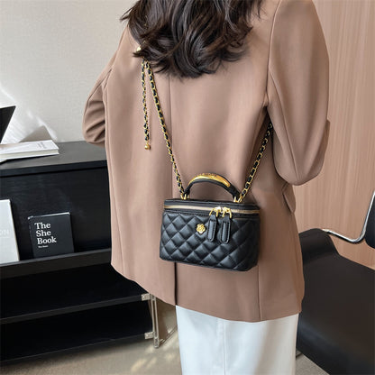 A handbag chain bag
