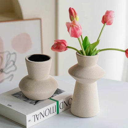 A ins Cream Wind Tulip Ceramic Vase Ornament Living Room Arrangement Dried Flowers Flowers White Porcelain Retro Lighthouse ins Wind