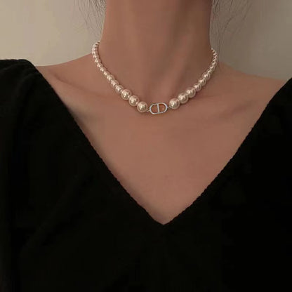 Pearl retro necklace women ins cold wind neck chain light luxury niche design 2023 cd tide sweater chain